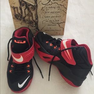 Rare Nike Zoom Soldier Viii Lebron James Shoes